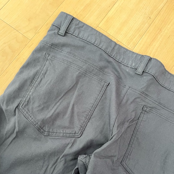 Oakley Atlantic Pants size 36 Regular Fit - Picture 7 of 15